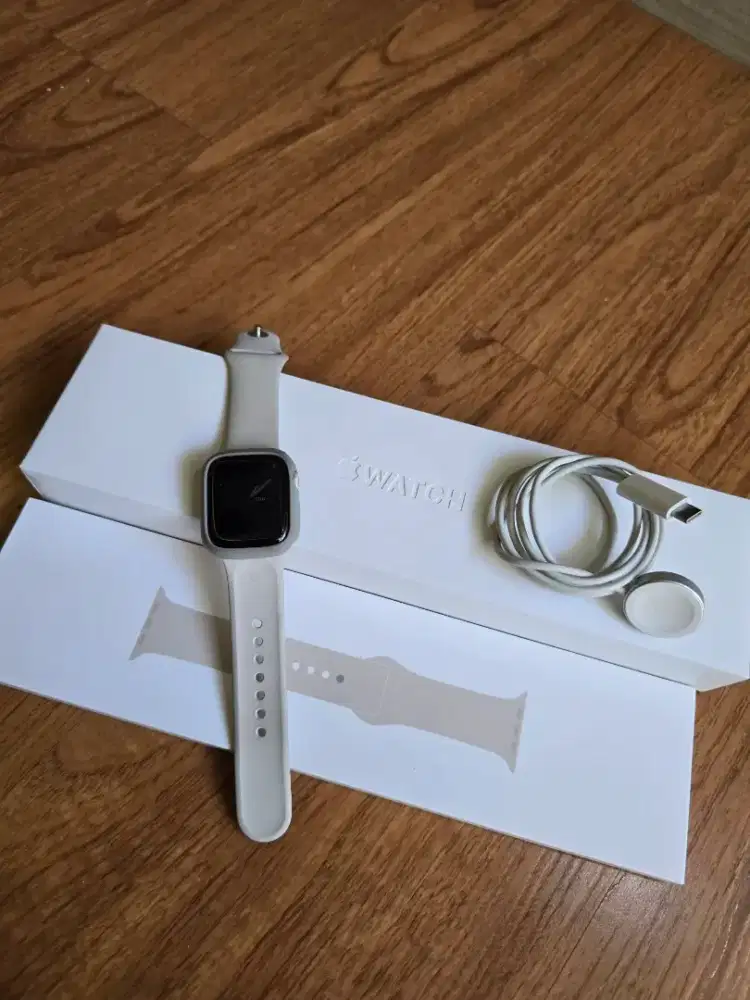 APPLE WATCH SERIES 8 - STARLIGHT 41MM