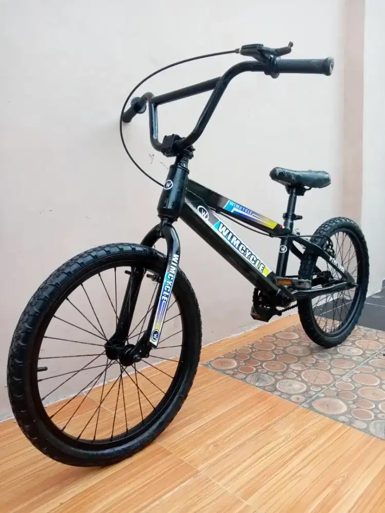 Sepeda BMX Ukuran 20