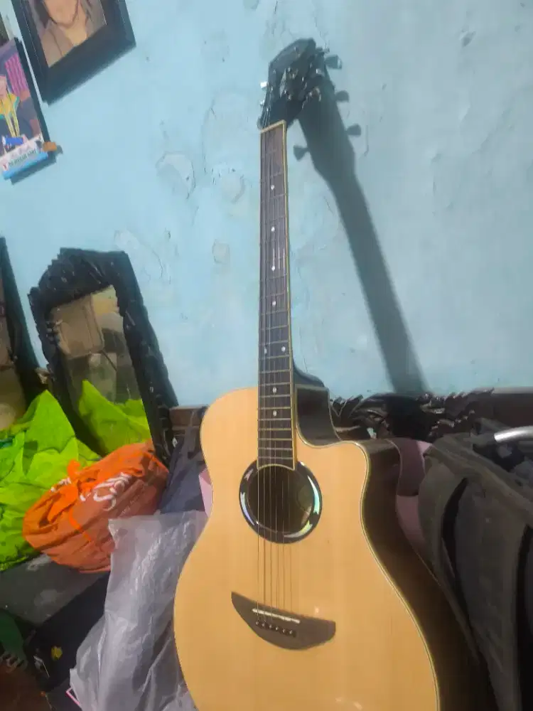 gitar bekas seperti baru