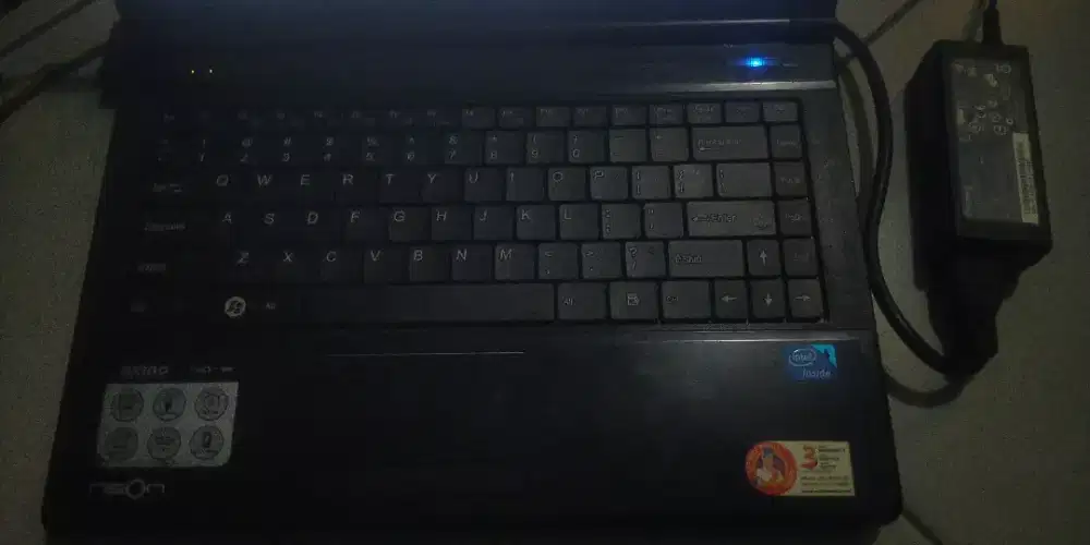 Laptop AXIO Neon RNW