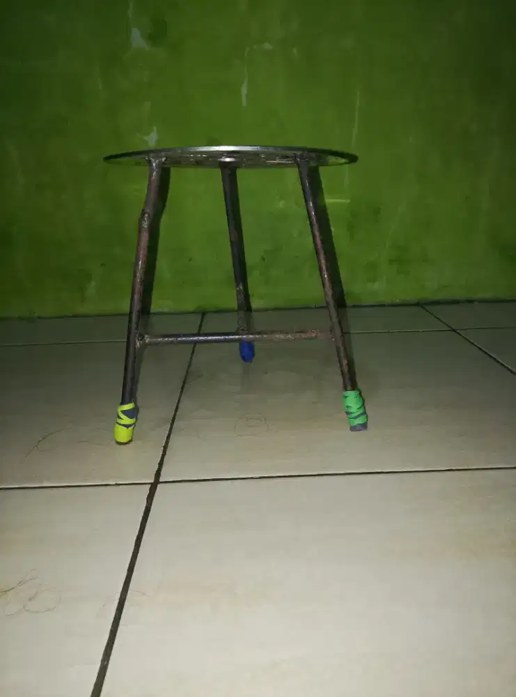 Kursi besi terbuat dari piringan cakram spin 125.