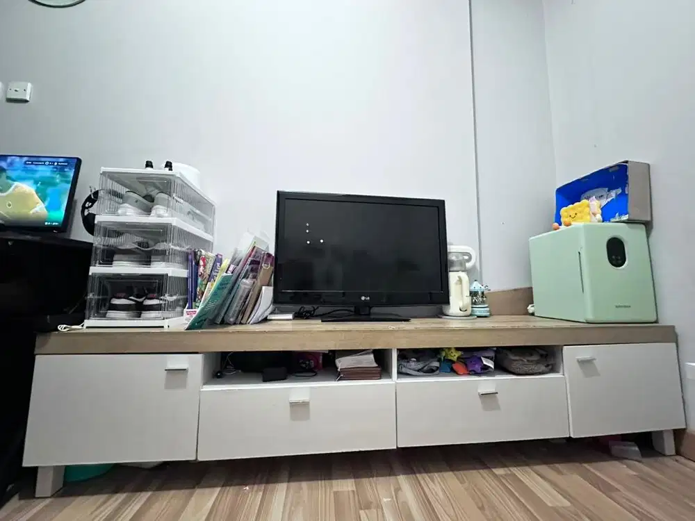 Lemari tv meja tv panjang dan minimalis