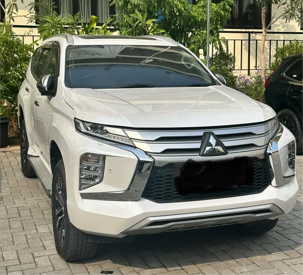 WTS  rare item Pajero Sports Dakar 4X2 White