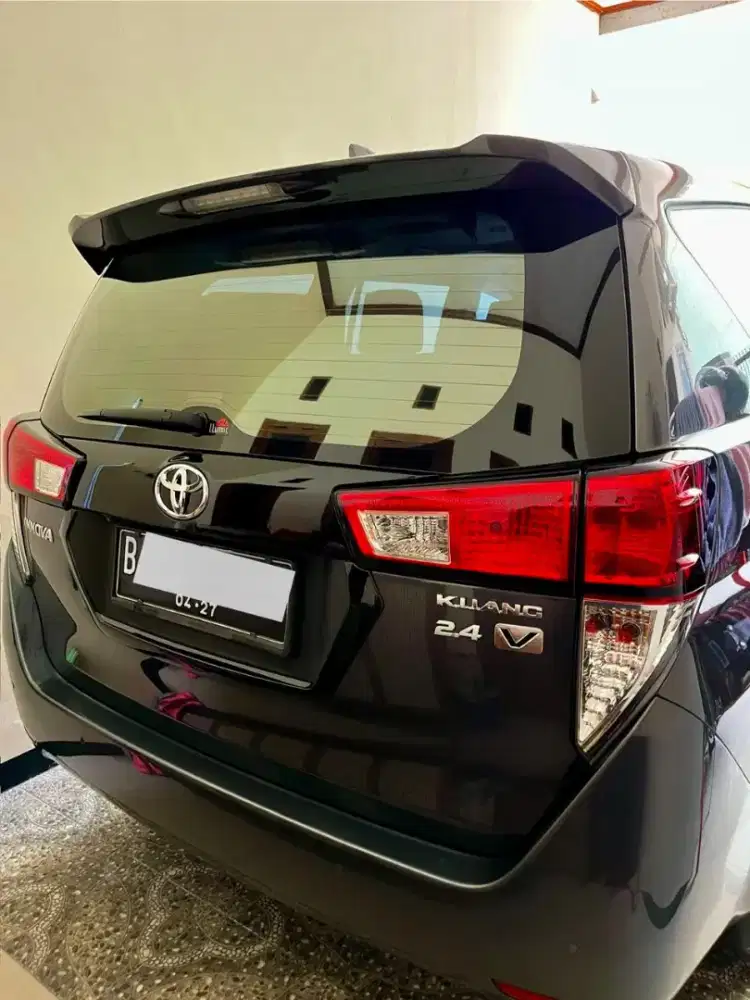 Innova 2.4 V AT Low KM 2022 diesel