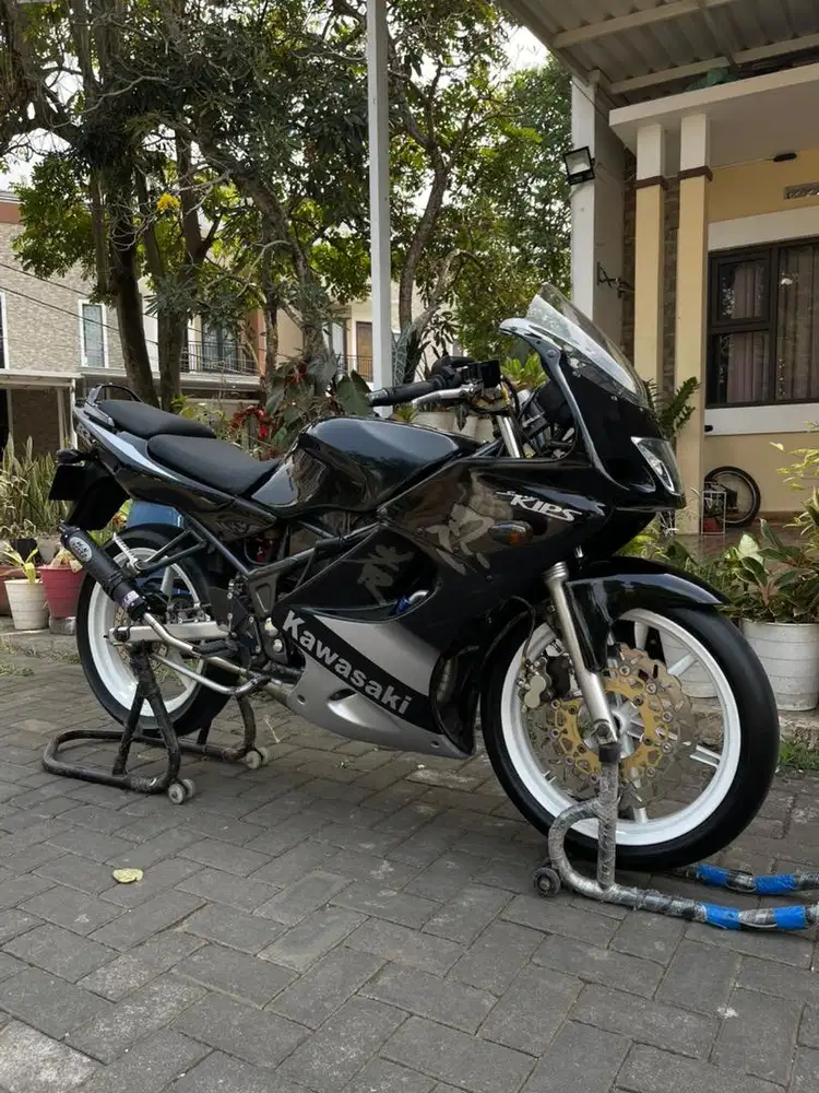 Edisi jual simpenan Ninja RR 2006 CBU