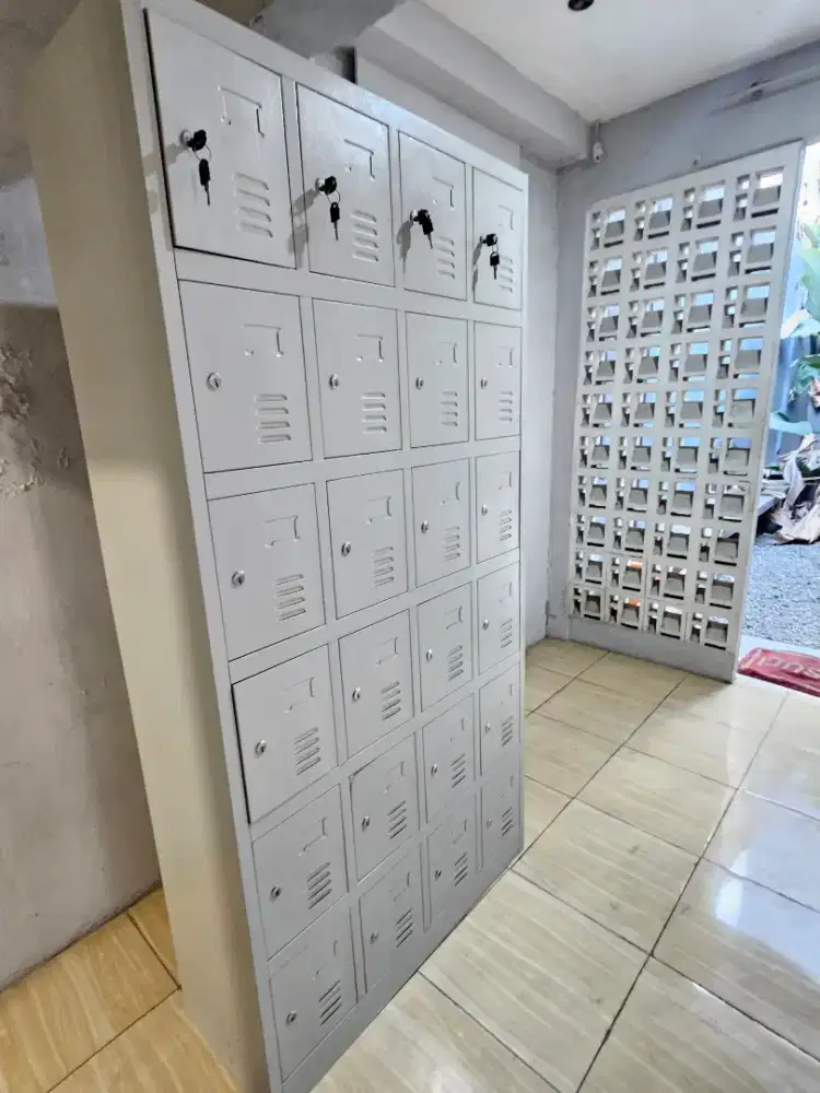 Loker 24 pintu Light grey