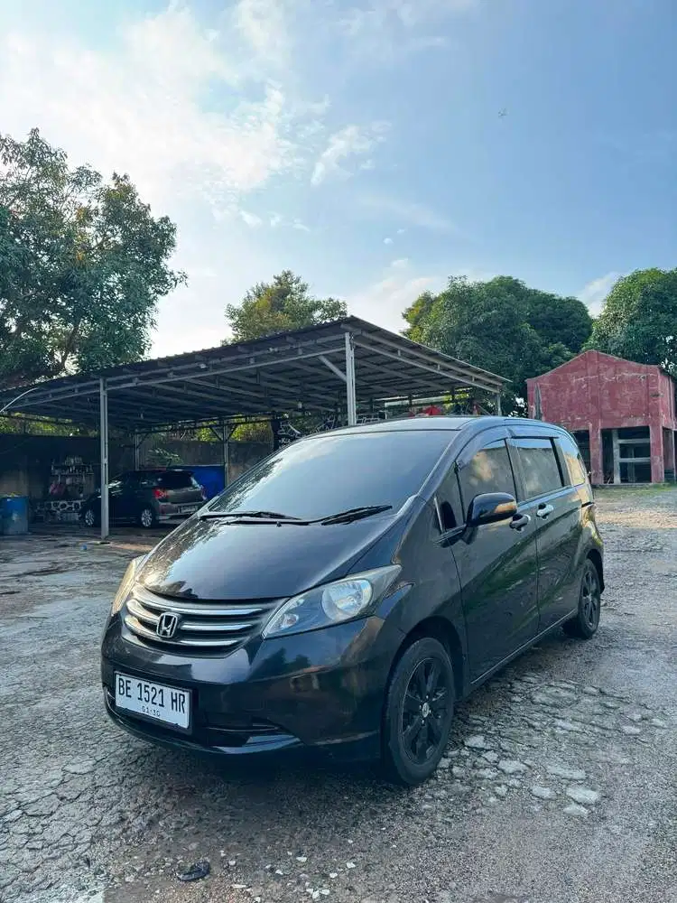 Honda Freed 2010 Bensin