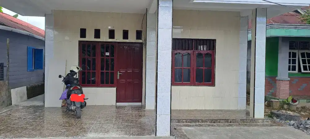 Disewakan rumah tiga kamar, 2 kamar mandi, air sumur , ada mesin  air