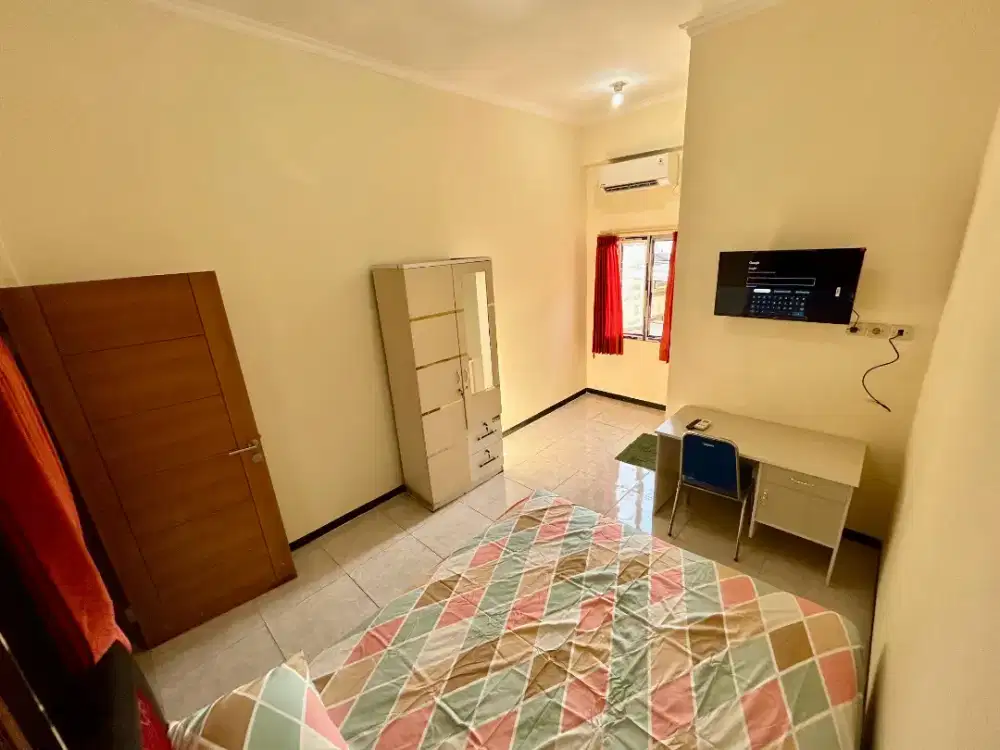 Kost exclusive kampus c unair surabaya akses 24 jam 2.4 km
