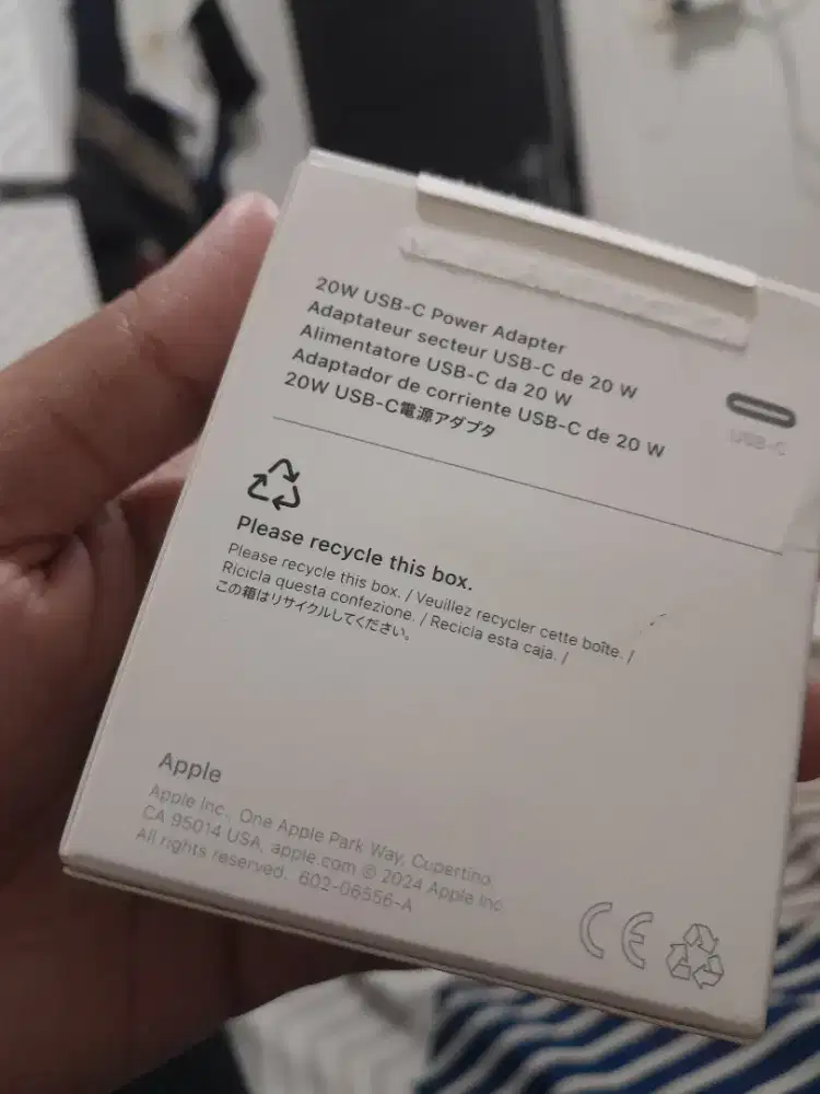 APPLE 20W POWER ADAPTER