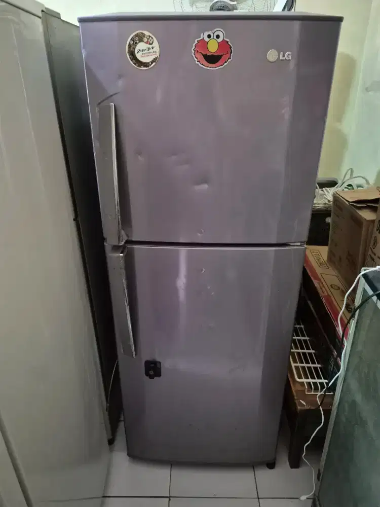 Kulkas 2pintu LG orisinil siap pakai
