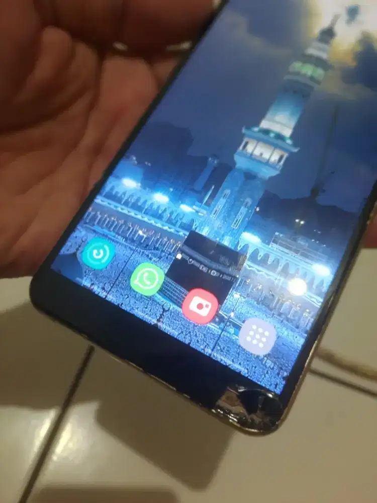 Samsung a8+ sebatangkara