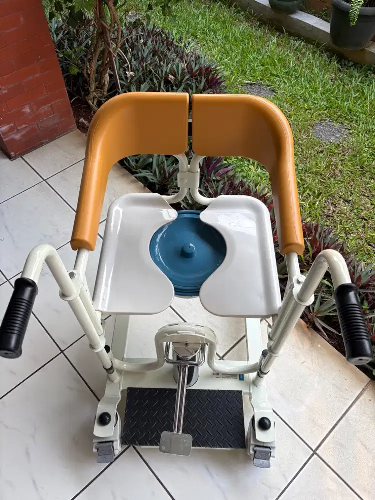 Dijual Kursi Roda One Care ALK902 + Commode / Onecare chair kursi BAB