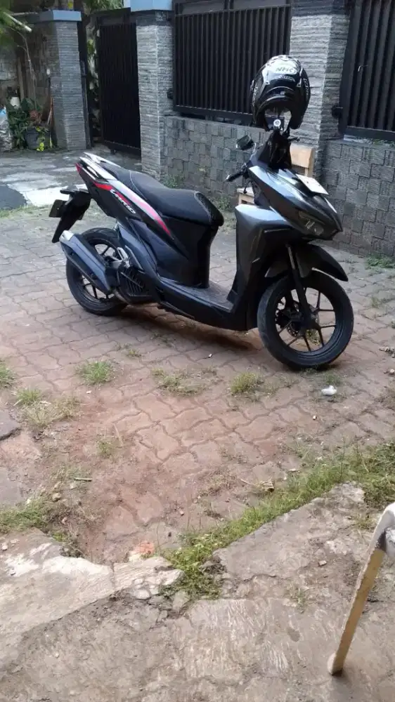 Vario 125 Black Glossy