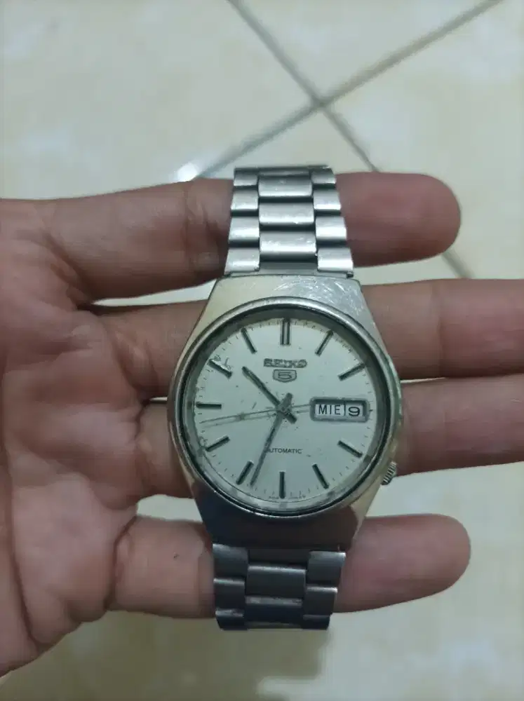 Jam tangan Seiko 5 automatic