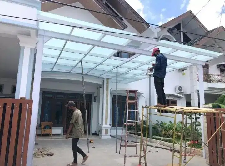 Kanopi atap kaca dengan tiang wf