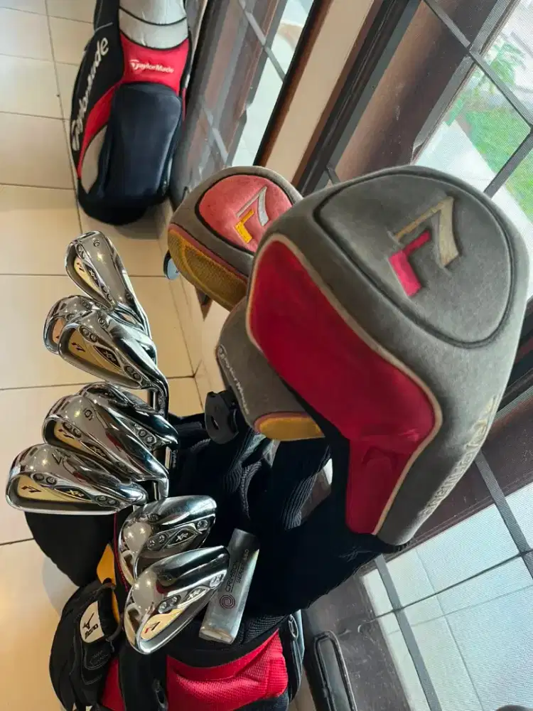 BS NEGO UTK GOLFER PEMULA/HOBI-Full set Taylor Made R7 Special Edition