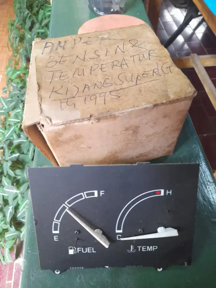 Panel indikator bensin dan tempratur ori kijang super / grand extra
