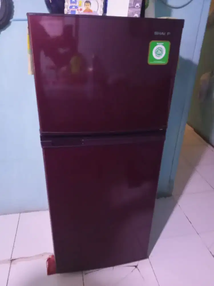 Kulkas 2 pintu gress 99% seperti baru