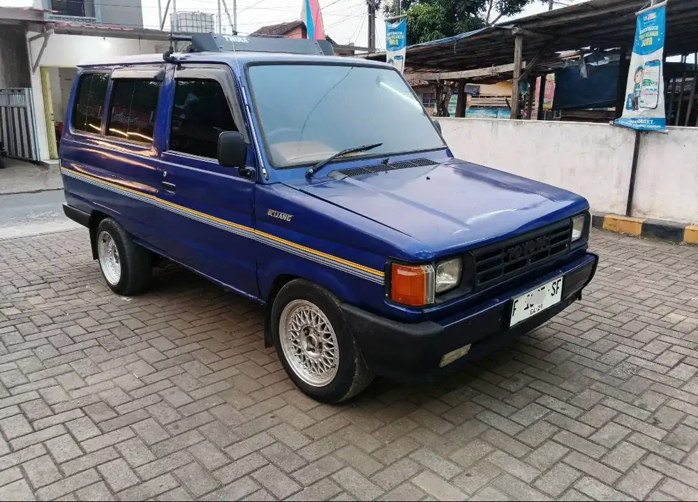 Toyota Kijang Super