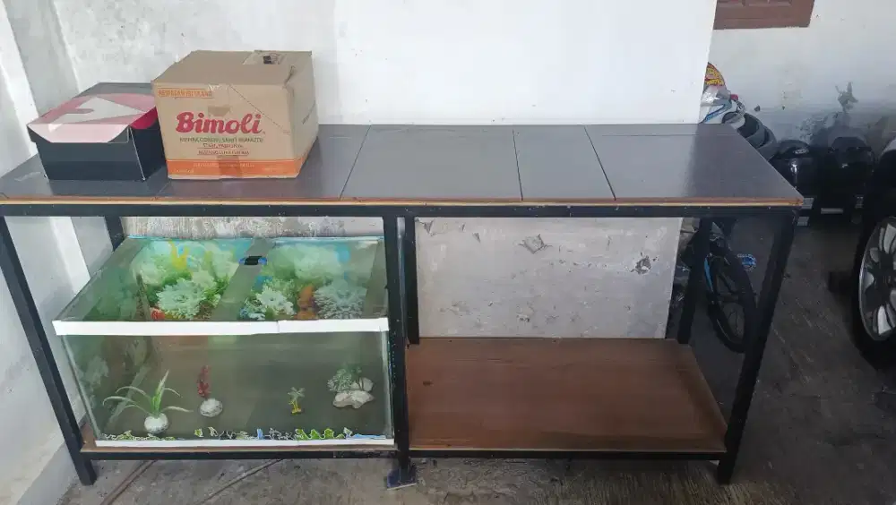 Meja dapur panjang