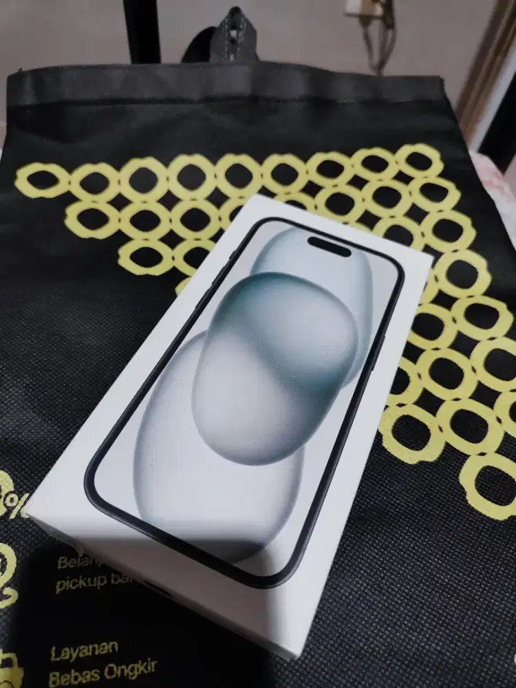 Iphone 15 128GB Warna Hitam