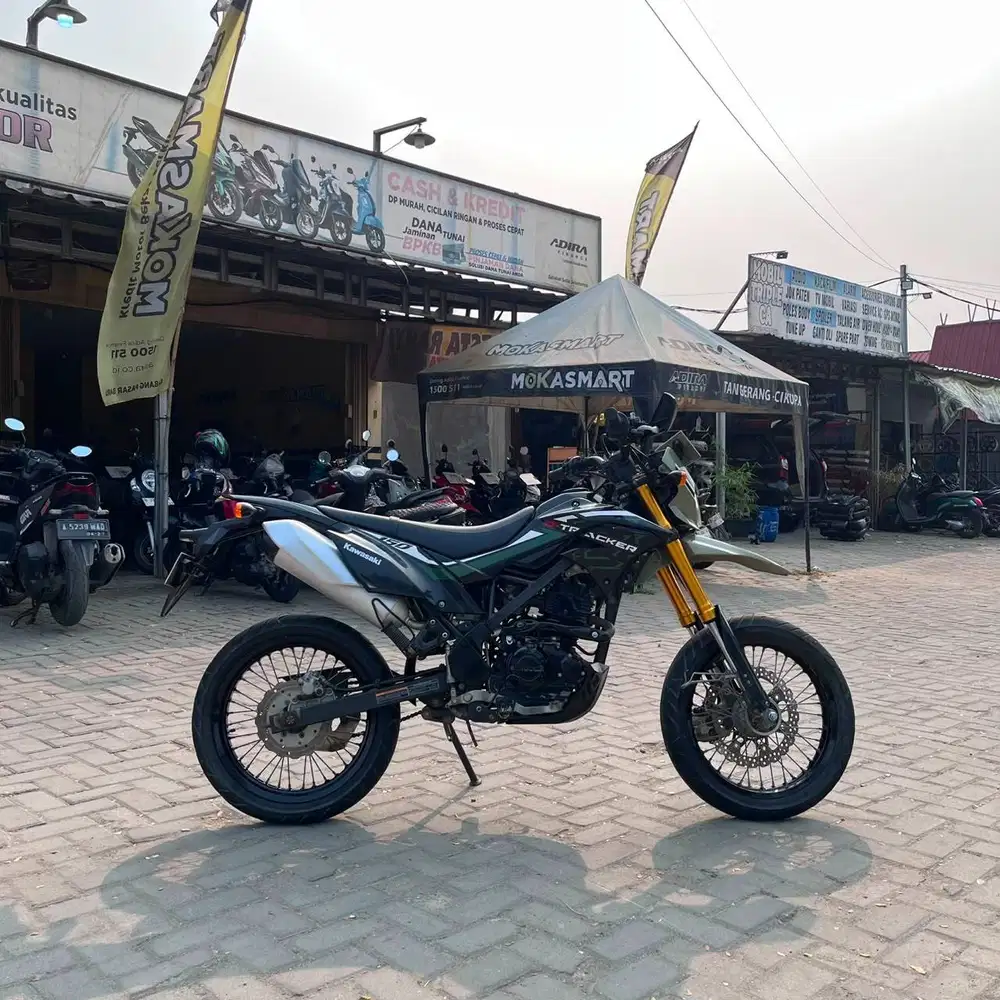 KAWASAKI D-TRACKR 150 SE 2023 SECOND LIKE NEW