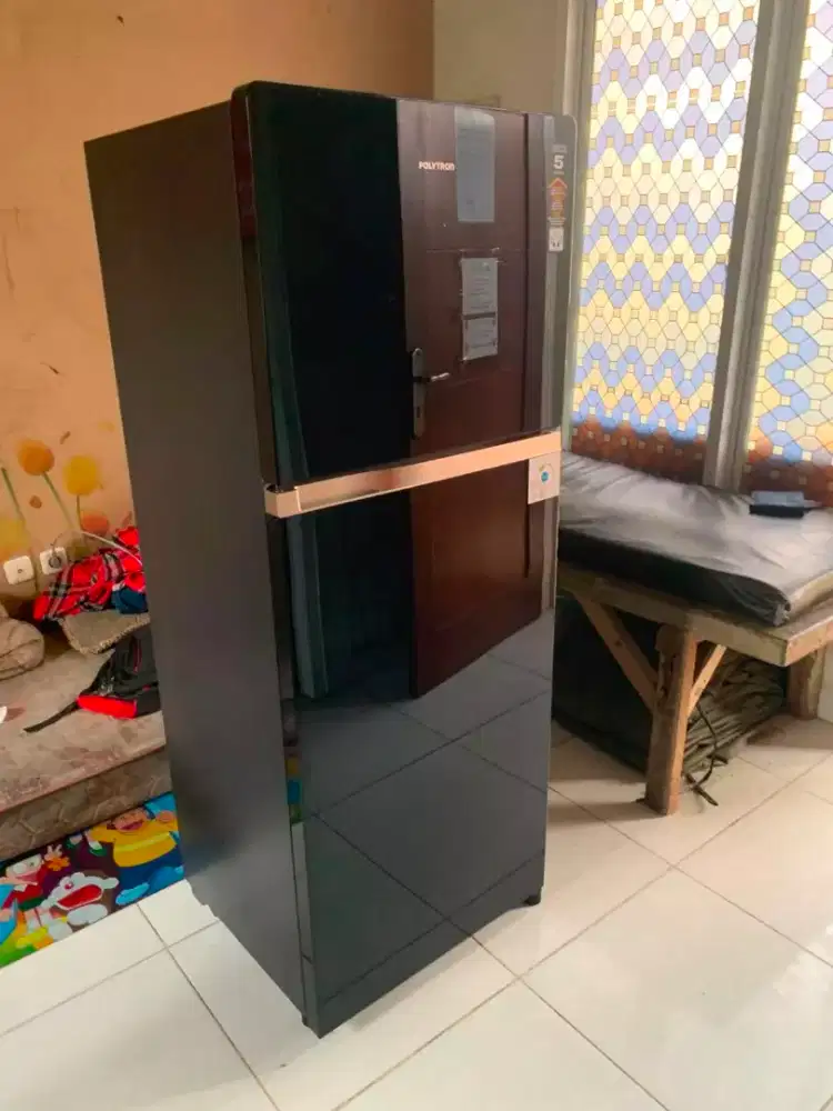 Kulkas 2 pintu polytron