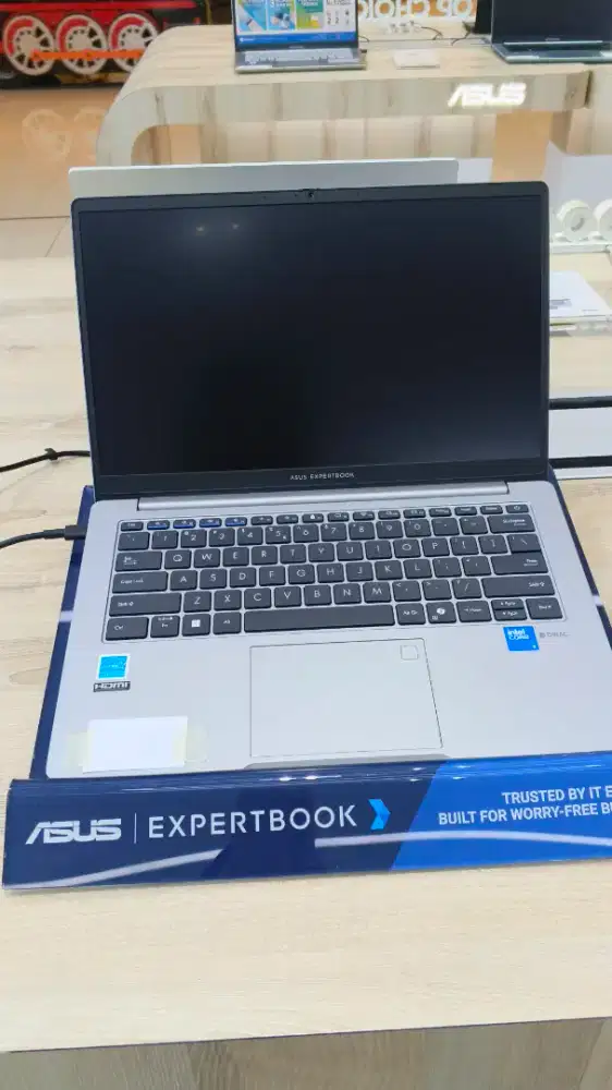 Cicilan laptop Asus ExpertBook p1 cuma pakai ktp