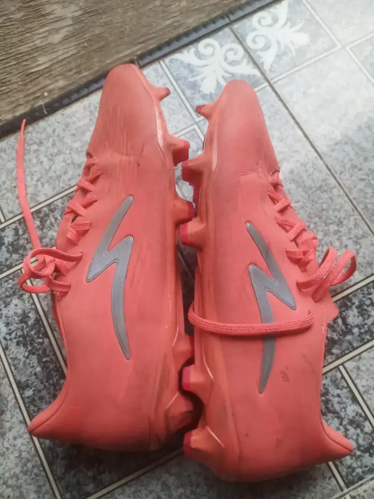 Specs illuzion size 44