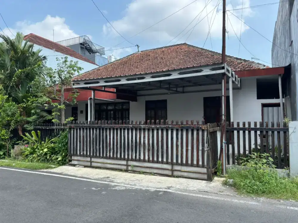Rumah Luas 317 m² Area Jalan bunga Dekat Dewandaru Soekarno-hatta