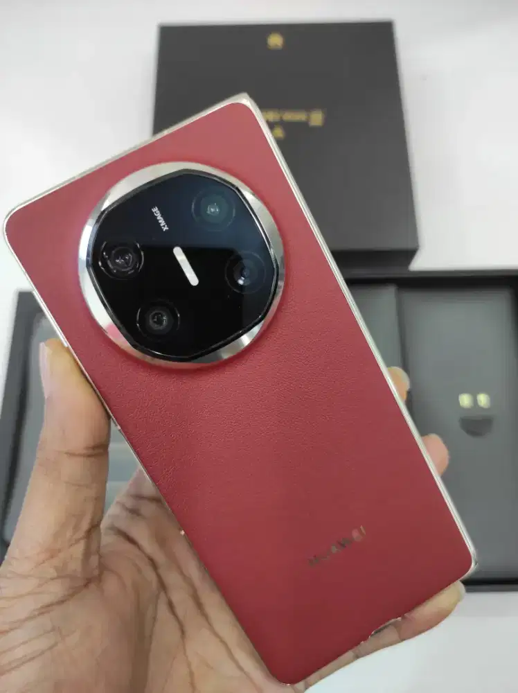 Huawei mate X6 
Garansi Resmi
Mulus 99%
Ram 12/512
Fulset original