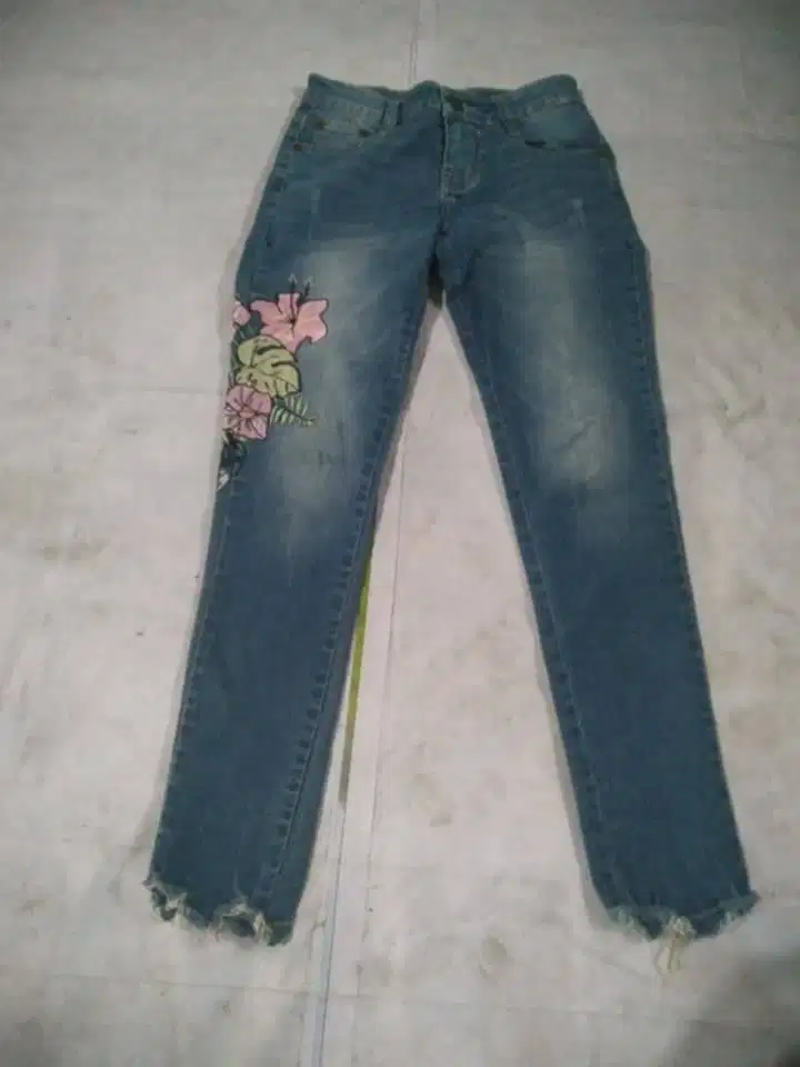 Jeans wanita murah, Size M