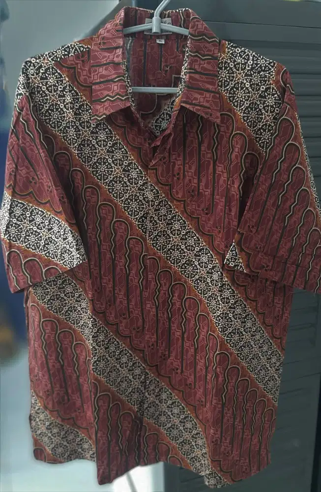BATIK PRIA LENGAN PENDEK - BATIK RUMAH - MOTIF COKELAT MERAH