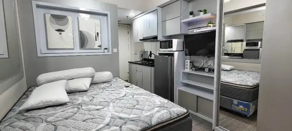Apartemen Springlake Sumarecon Bekasi Tower Azola lantai 2 Akses Kolam