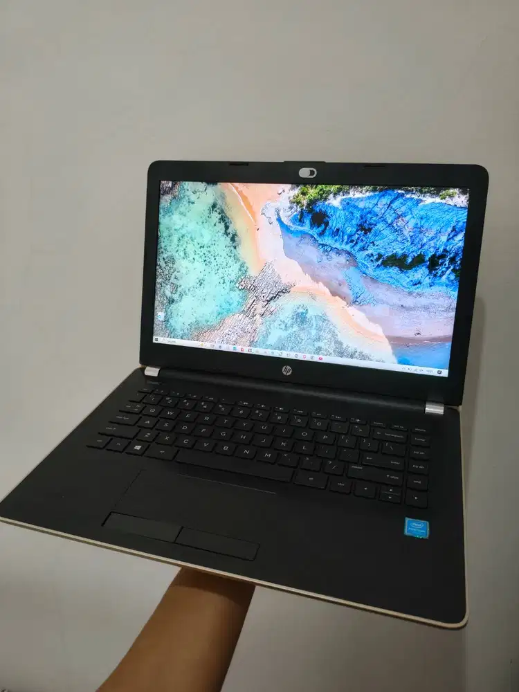 Laptop HP 14 Quad Core 4/256