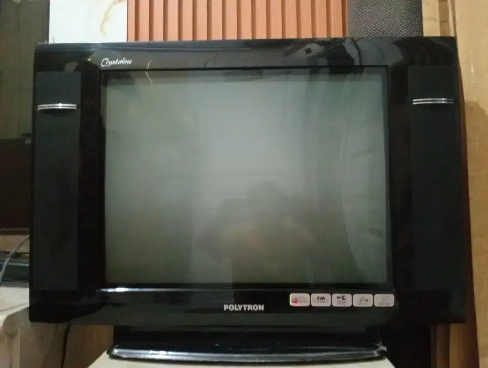 Tv tabung slim merk POLYTRON 21 inch