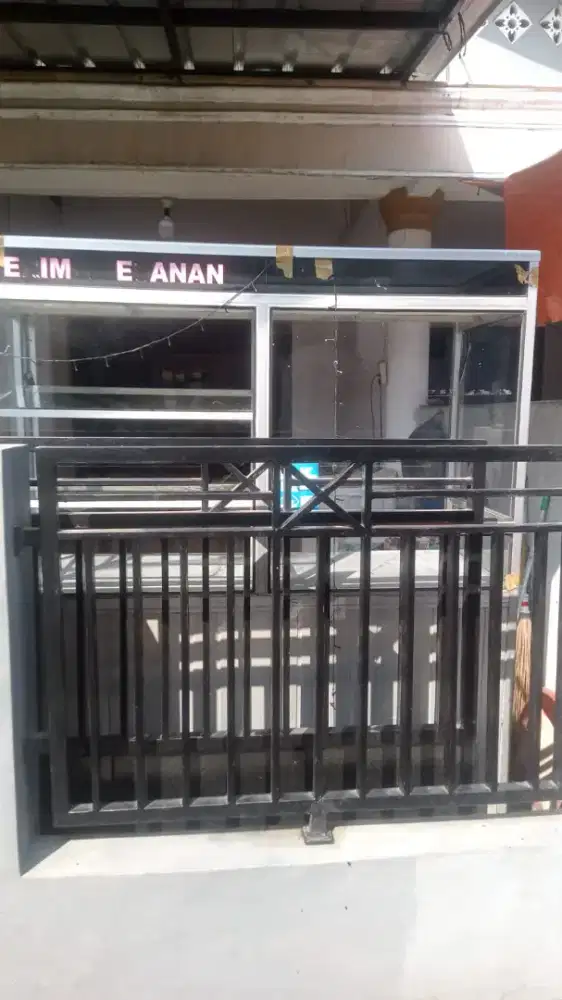 Etalase makanan untuk jualan