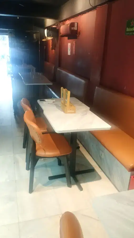 Sofa + meja + kursi cafe