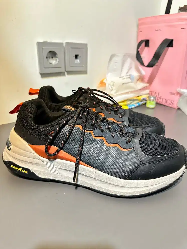 SKECHER PRELOVED