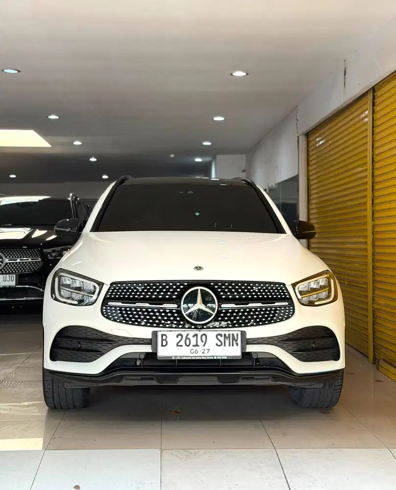 Mercedes GLC200 Night Edition 2022 June Putih Vieta Motor