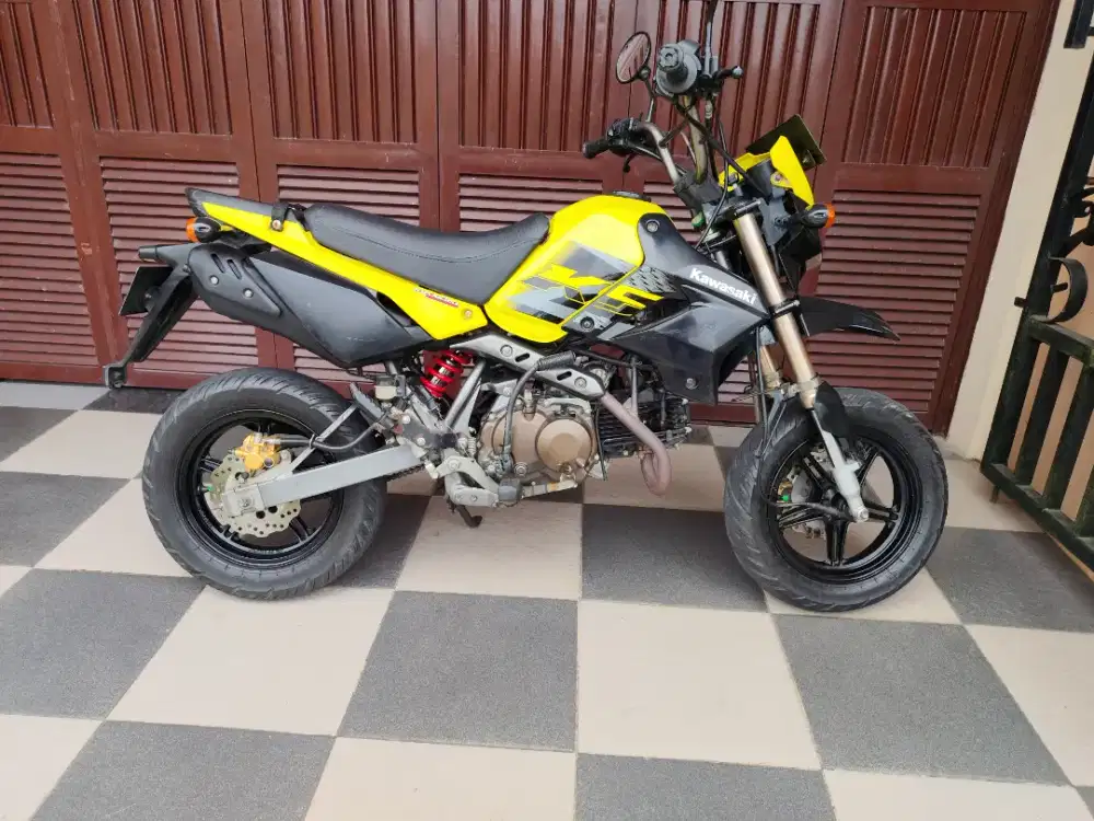Kawasaki ksr pro warna kuning