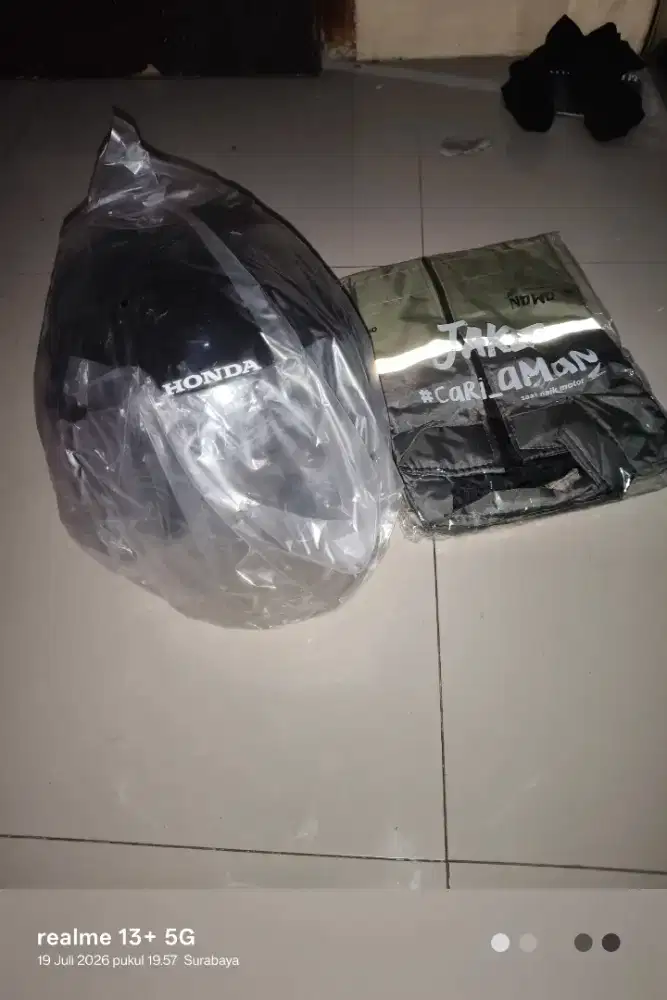 Dijual Helm Honda New + Jaket New