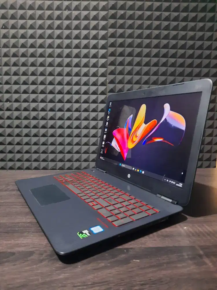 Laptop Gaming HP OMEN Core i7 Gen 7 RAM 16 GB