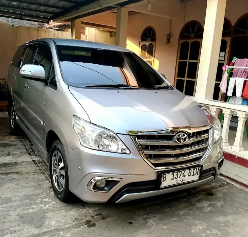 Grand innova V 2.5 diesel matic 2015
