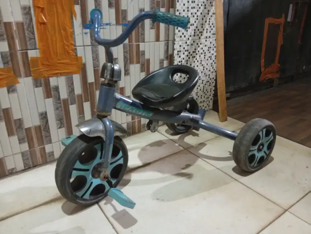 Sepeda anak roda 3