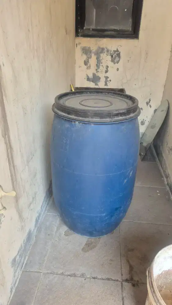 Drum Plastik Biru 200 Liter Bekas + Tutup Masih Bagus