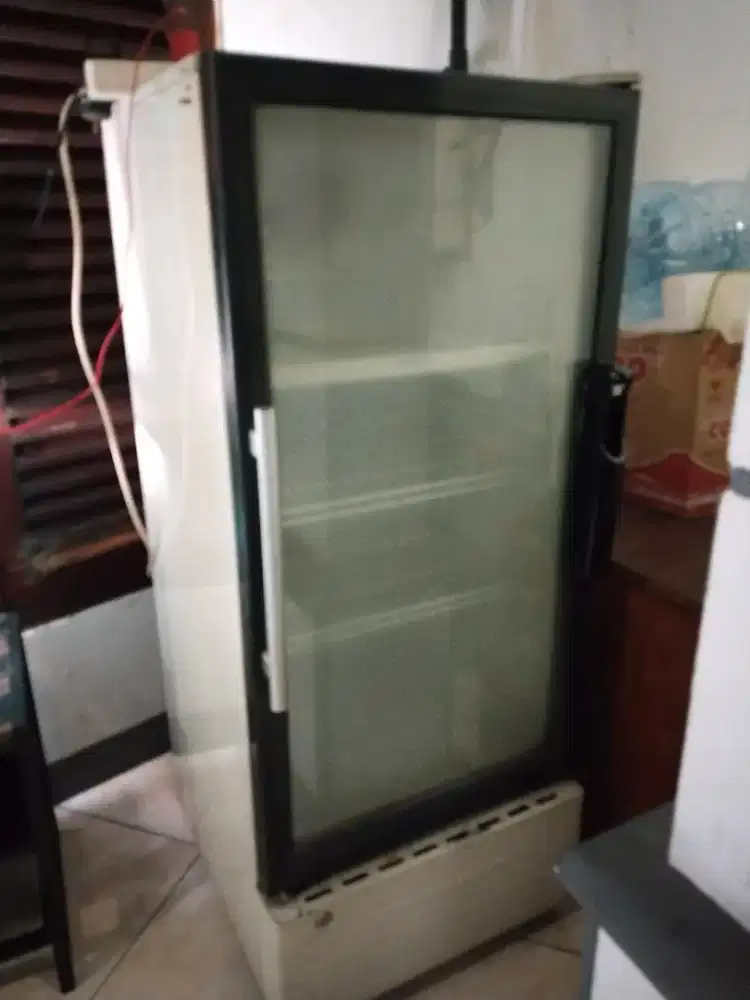Kulkas Showcase 1 Pintu Bekas – Masih Berfungsi Normal