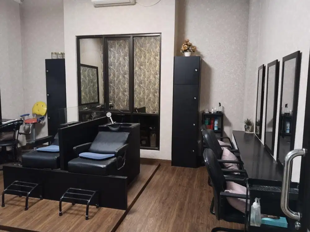 Di sewa salon beserta alat2 nya di setiabudi