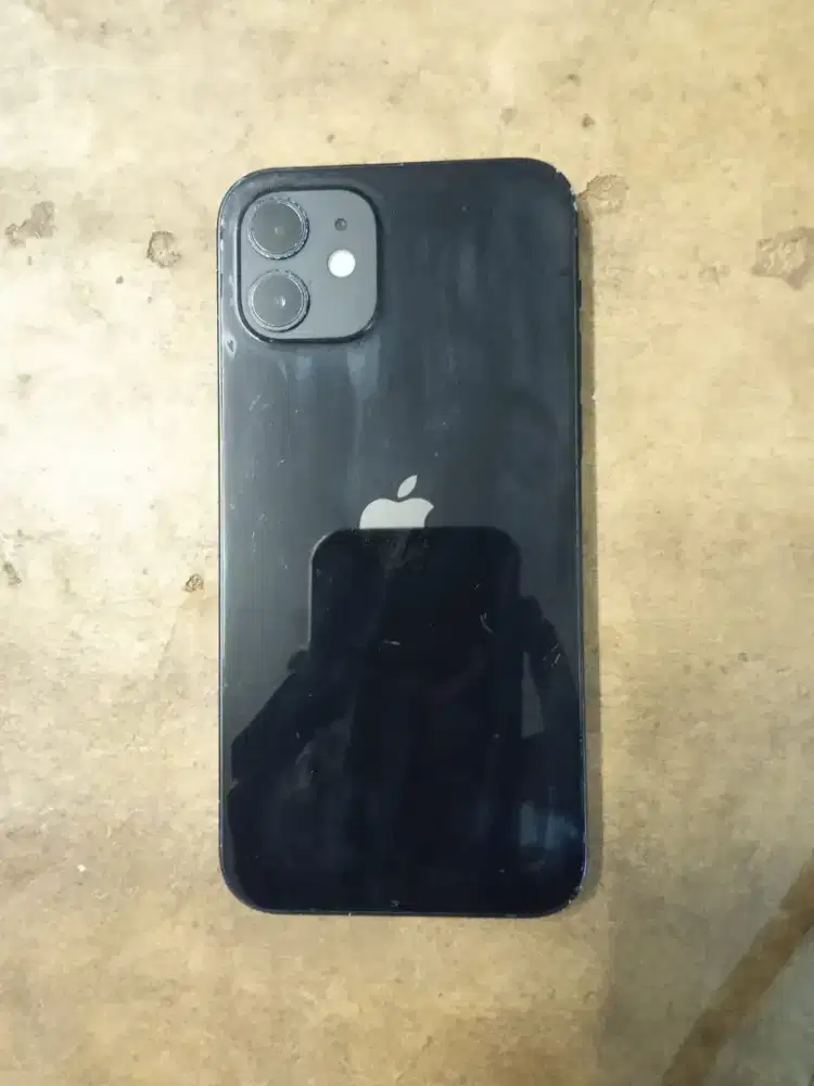 iPhone 12 black